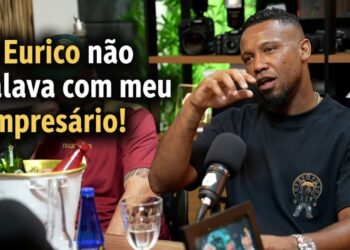 Eurico falando durante entrevista.