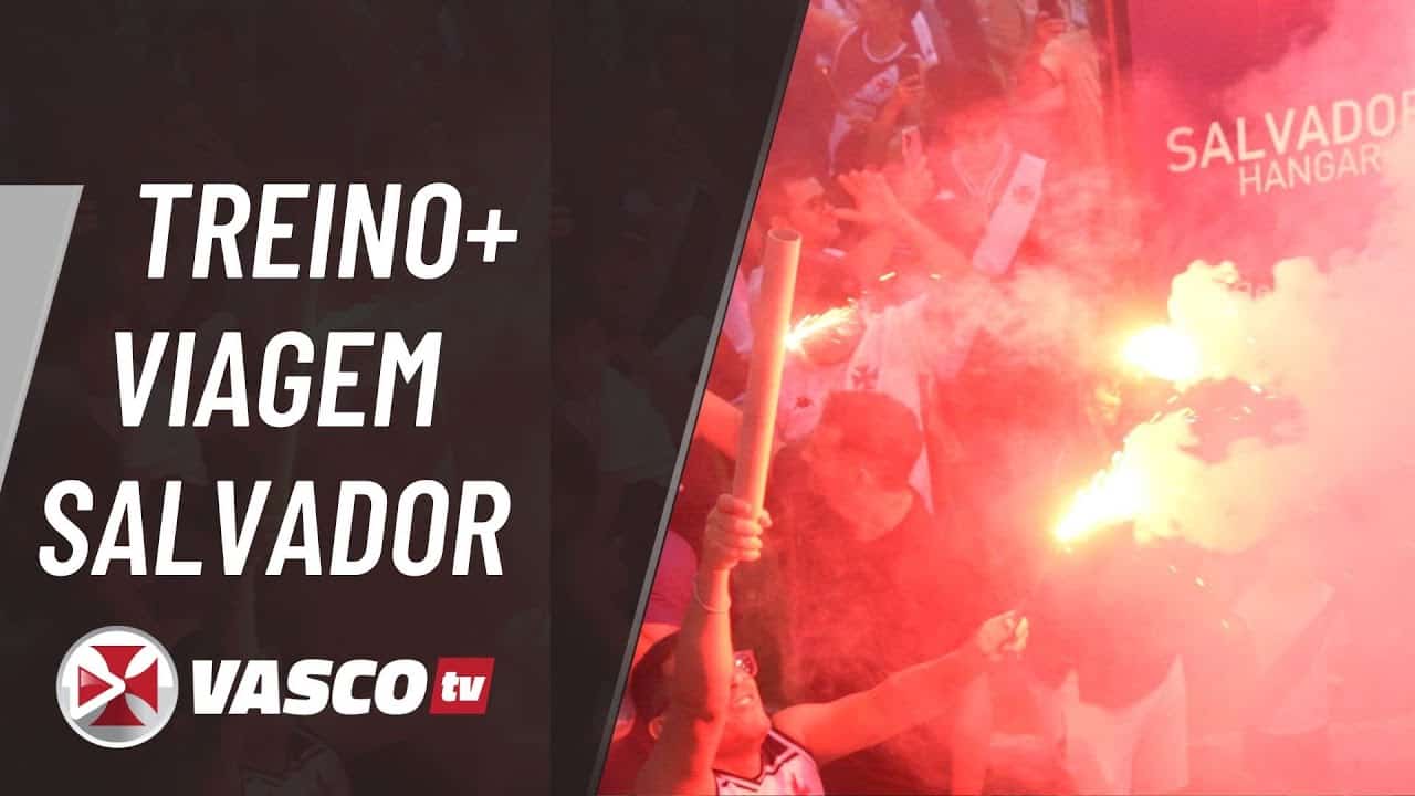 Festa de torcedores do Vasco com fogos de artifício.