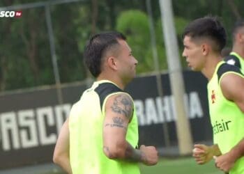 VascoTV exibe clipes do treino realizado nesta sexta-feira; assista ao vídeo.