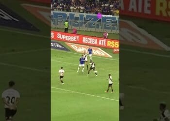 Assista ao vídeo das defesas realizadas por Léo Jardim contra o Cruzeiro.