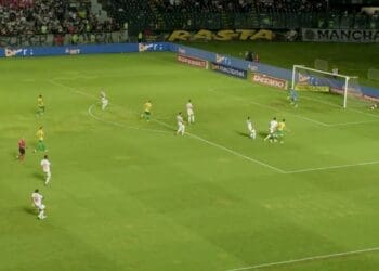 Ouça as narrações do gol de Hugo Moura na conquista da vitória contra o Cuiabá.