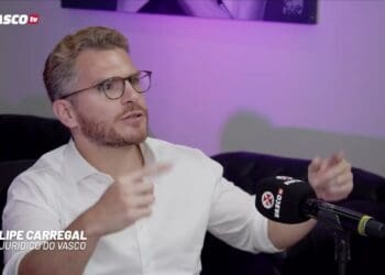 VP Jurídico Felipe Carregal discute a viabilidade da recompra de ações por R$ 1 mil; assista ao vídeo na VascoTV.