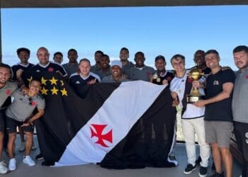 Beach Soccer: O Coordenador Júnior Negão, o Técnico Cesinha e os Jogadores Compartilham Suas Impressões Sobre o Título da Libertadores