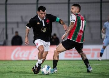 Medel em jogo contra o Deportivo Maldonado