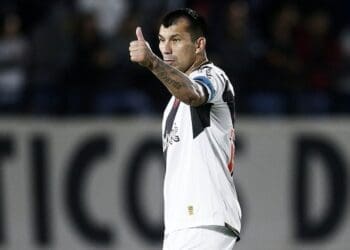 Medel em Red Bull Bragantino x Vasco