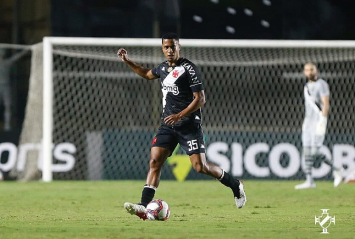 Miranda em ação pelo Vasco