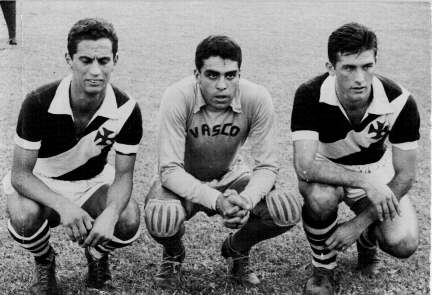 Paulinho, Carlos Alberto e Bellini — defesa campeã de 1956