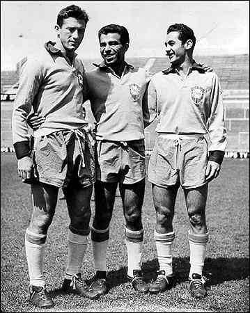 Bellini, Vavá e Orlando — titulares do Brasil campeão em 1958