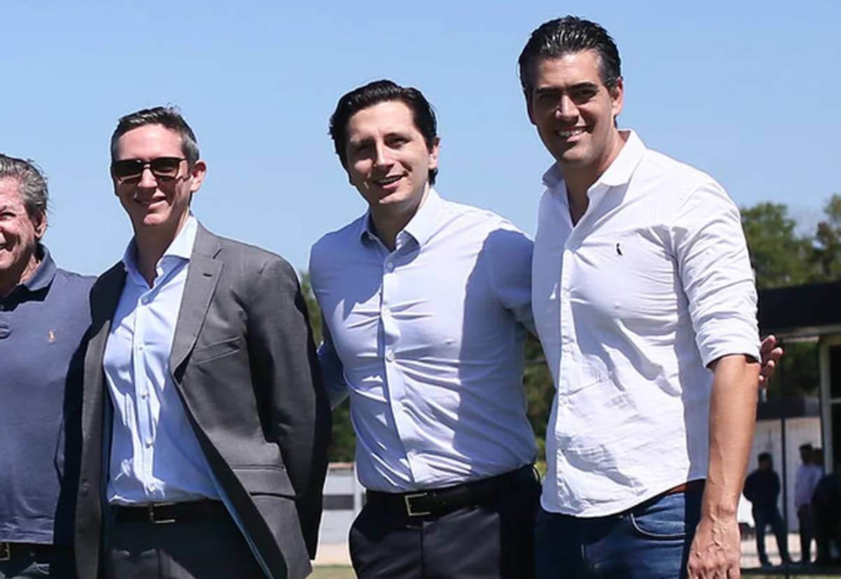 Nicolas Maya ao lado de Paulo Bracks