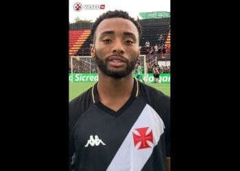 Paixão dedica gols a Roberto Dinamite