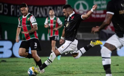 Payet em jogo contra o Deportivo Maldonado