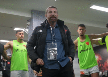 Pedrinho se dirigiu aos jogadores após Vasco 3 x 0 Fortaleza: ‘Sempre aqui com muito carinho e respeito por todos vocês’