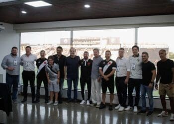 Pedrinho e membros da SAF em Vasco x América-MG