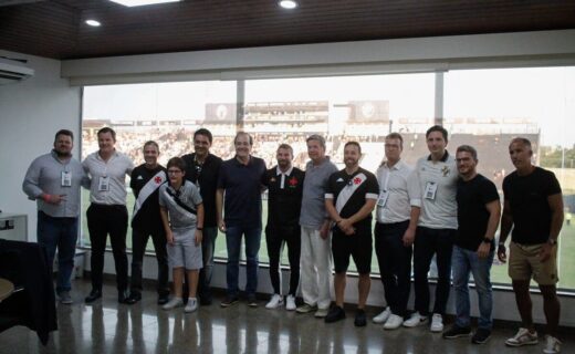Pedrinho e membros da SAF em Vasco x América-MG