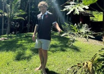 Pedro Barros vestindo a camisa do Vasco