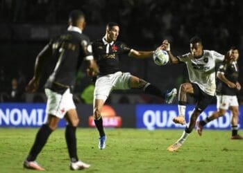 Praxedes em ação pelo Vasco contra o Botafogo