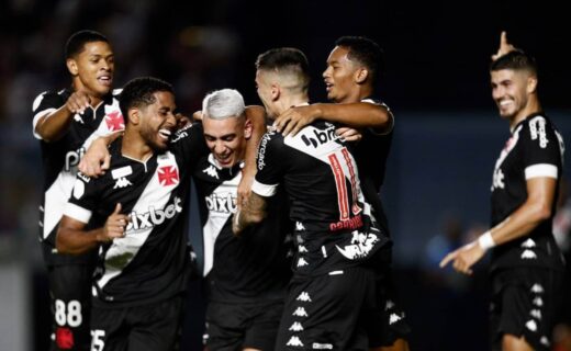 Puma comemorando gol contra o Boavista