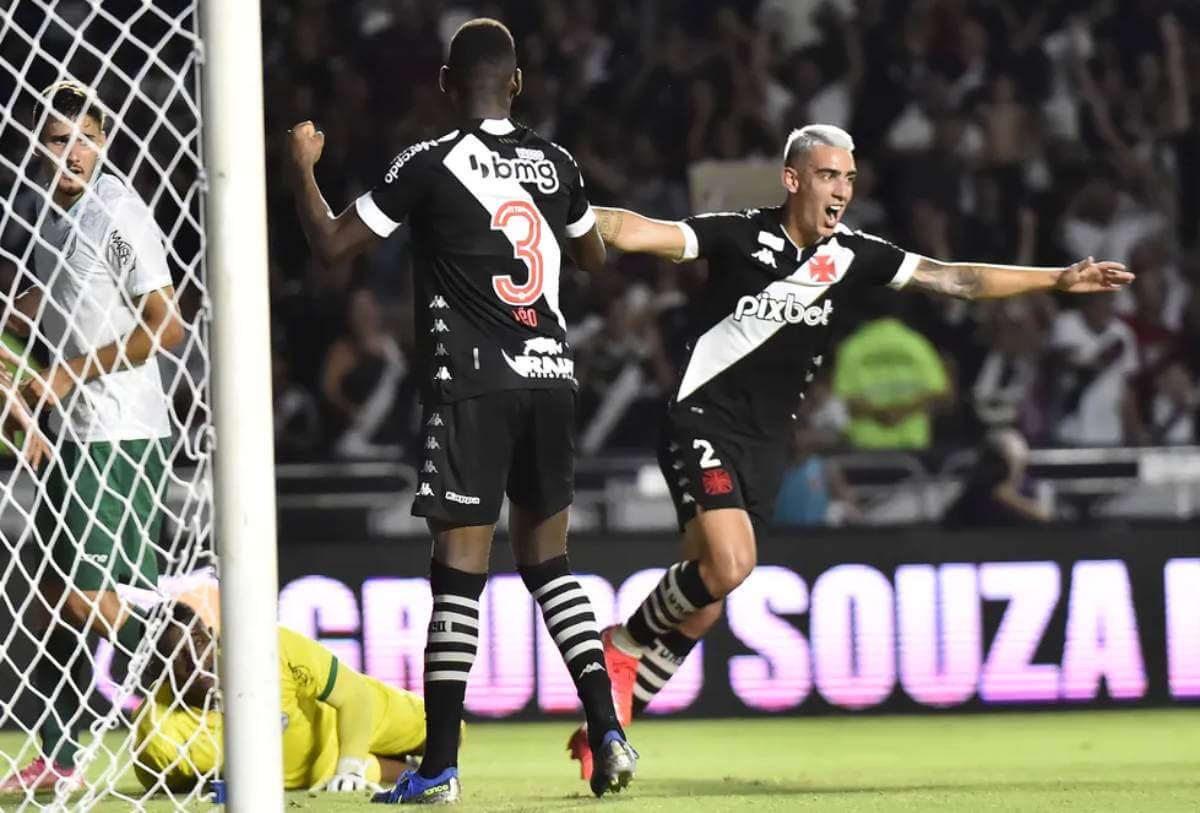 Puma comemorando gol contra o Boavista