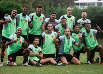 Equipe do Vasco vencedora do rachão no Uruguai