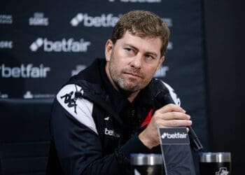 Análise do empate entre Vasco e Criciúma no podcast; confira a opinião dos especialistas.