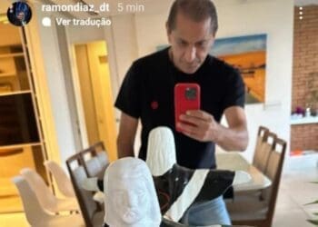 Ramón Díaz com Cristo Redentor de camisa do Vasco