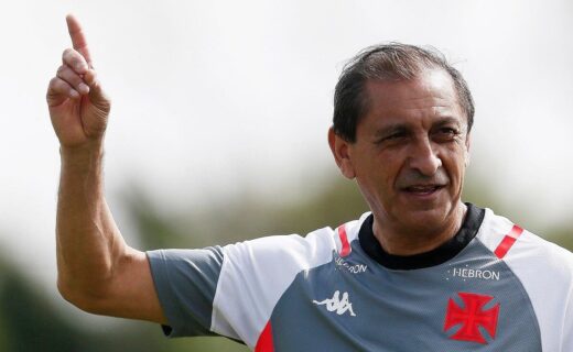 Ramón Díaz comandando treino do Vasco
