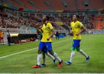 Rayan marcou golaço na estreia do Brasil na Copa do Mundo Sub-17