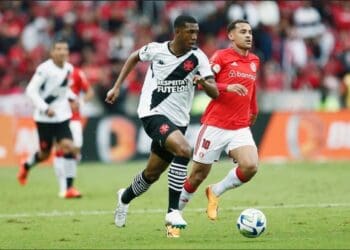 Rayan em jogo contra o Internacional