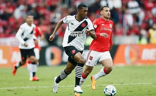 Rayan em jogo contra o Internacional