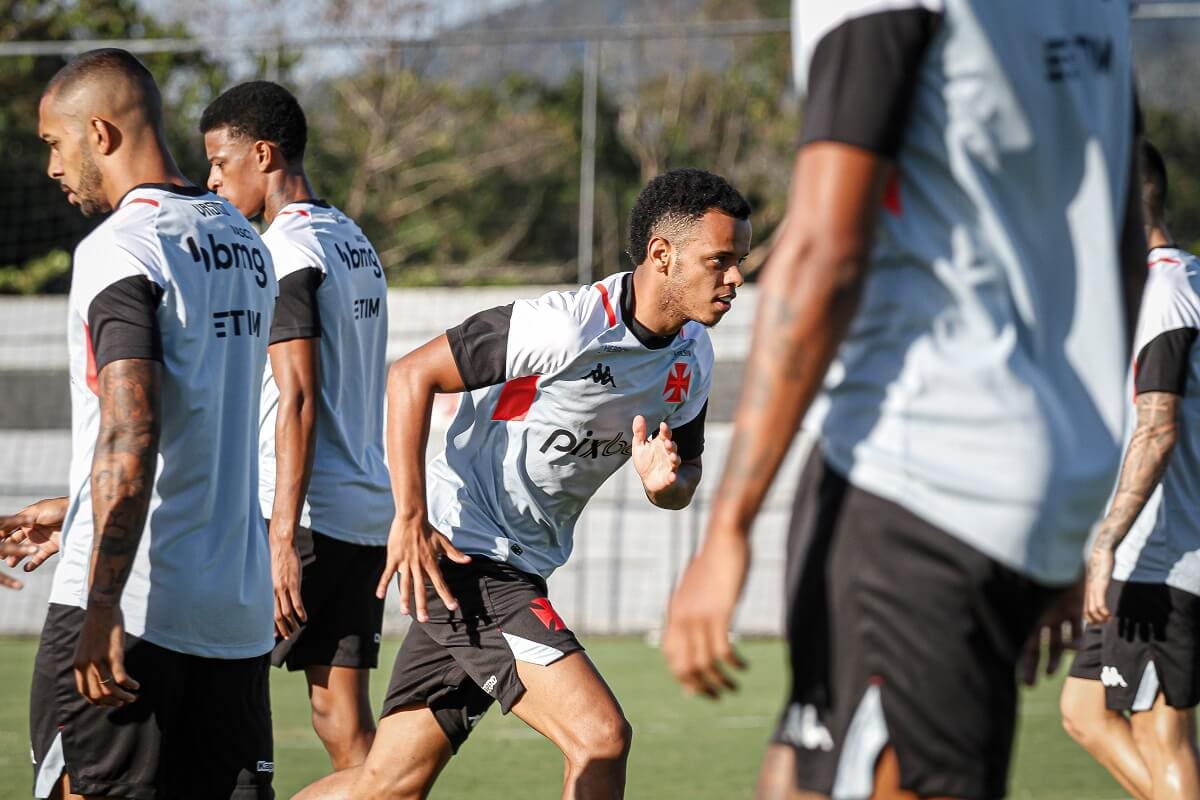 Riquelme em treino do Vasco no CT Moacyr Barbosa