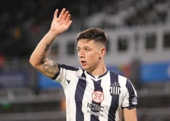 Rodrigo Garro em campo pelo Talleres, da Argentina