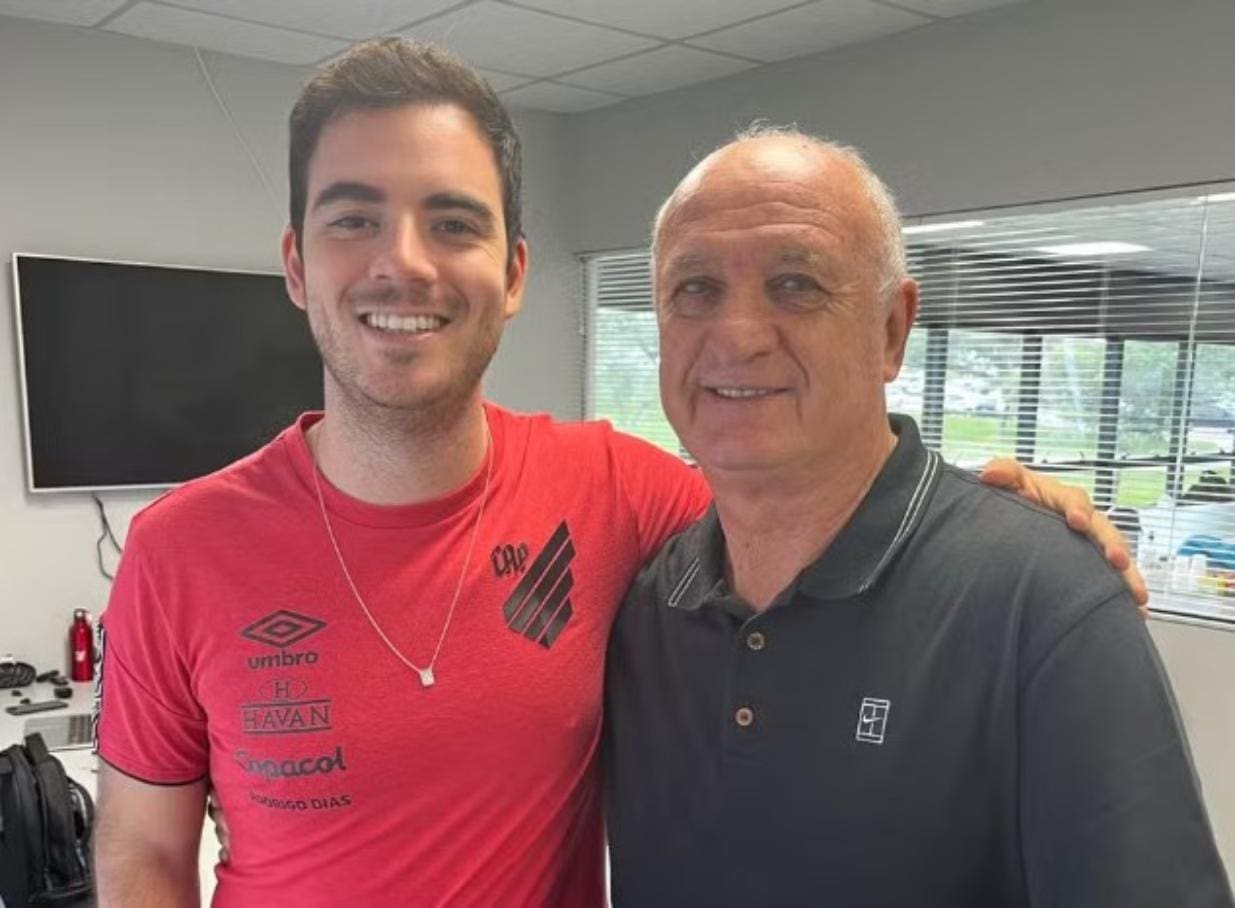 Rodrigo Pelaipe ao lado de Felipão