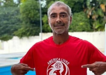 Romário se lança candidato a presidente do América-RJ