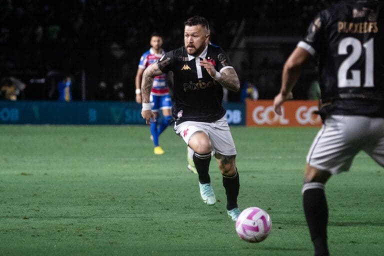 Rossi em campo contra o Fortaleza