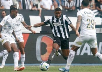 Santos e Botafogo empatam no Nilton Santos