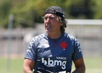 Ricardo Sá Pinto discorre sobre o significado da palavra ‘vagabundo’ e faz elogios a Benítez: ‘Era um jovem excepcional’