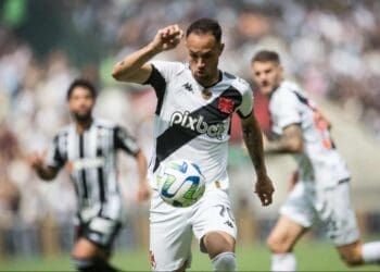 Serginho em jogo contra o Atlético-MG