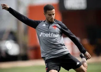 Vasco intensifica seus treinos em vista do confronto contra o CSA na Copa do Brasil