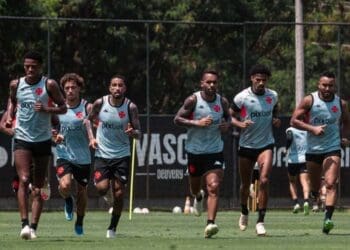 Jogadores do Vasco durante treino