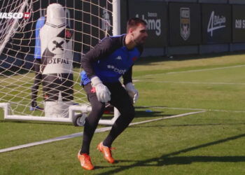 Vasco intensifica os treinos focado no duelo contra o Santos.