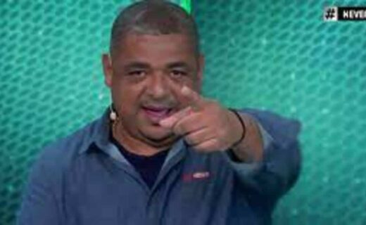 Vampeta criticando o desempenho do Vasco durante programa da Jovem Pan