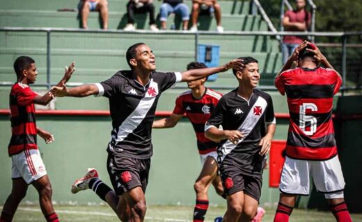 Medina fez o cruzamento para o gol contra do adversário