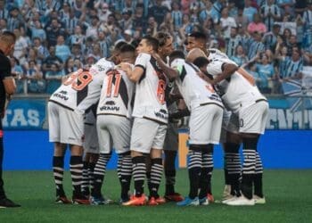 Jogadores do Vasco na Arena do Grêmio