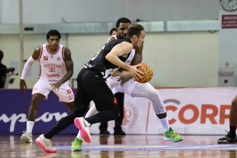Vasco x Paulitano no NBB