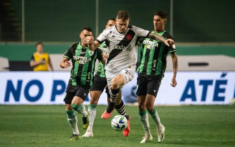 Vegetti em jogo contra o América-MG