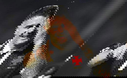 Pablo Vegetti celebra gol na vitória sobre o Coritiba