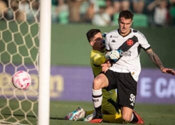 Vegetti marcou gol no empate com o Goiás