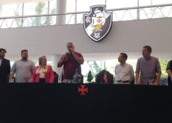 Jorge Salgado revela que pedirá benemerência para Zé Colmeia