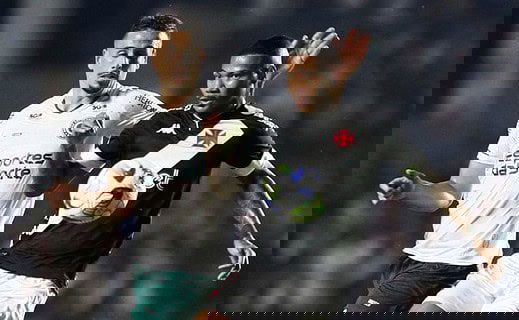 Zé Gabriel em campo contra o Goiás