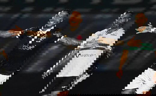 Zé Gabriel em ação pelo Vasco